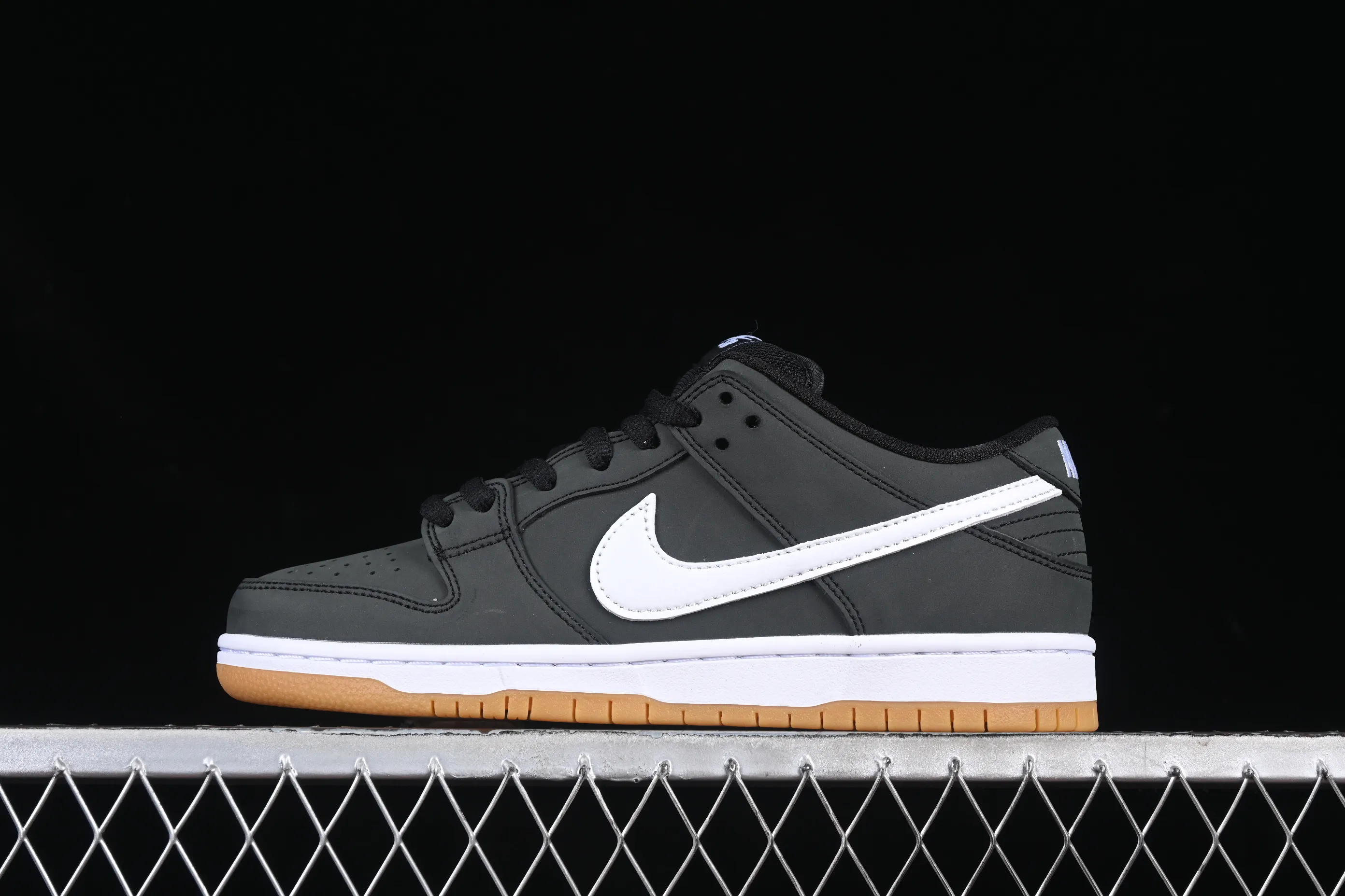 All categories Nk SB Dunk series Nk SB Dunk Low low-top sneakers Nk SB Dunk Low Raw rubber matte black SB low-top sports and leisure sneakers CD2563-006